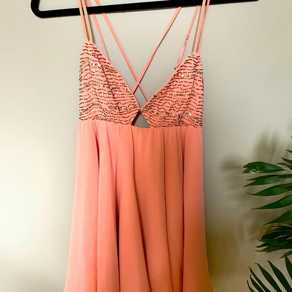 Bebe cocktail mini. Beaded bodice. - Picture 2 of 6